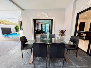 出租 和 出售 5 卧室 别墅 在 Bang Lamung, Chon Buri