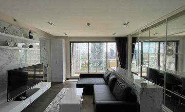 Wohnung zur Miete und zum Kauf mit 2 Zimmer in Khlong Toei, Bangkok
