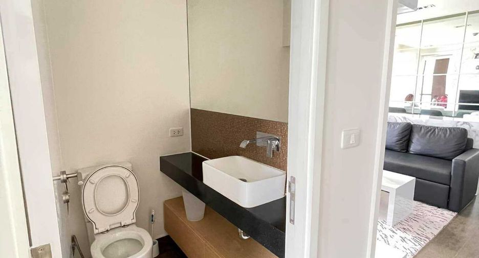 For rent そして for sale 2 ベッドルーム condo in Khlong Toei, Bangkok