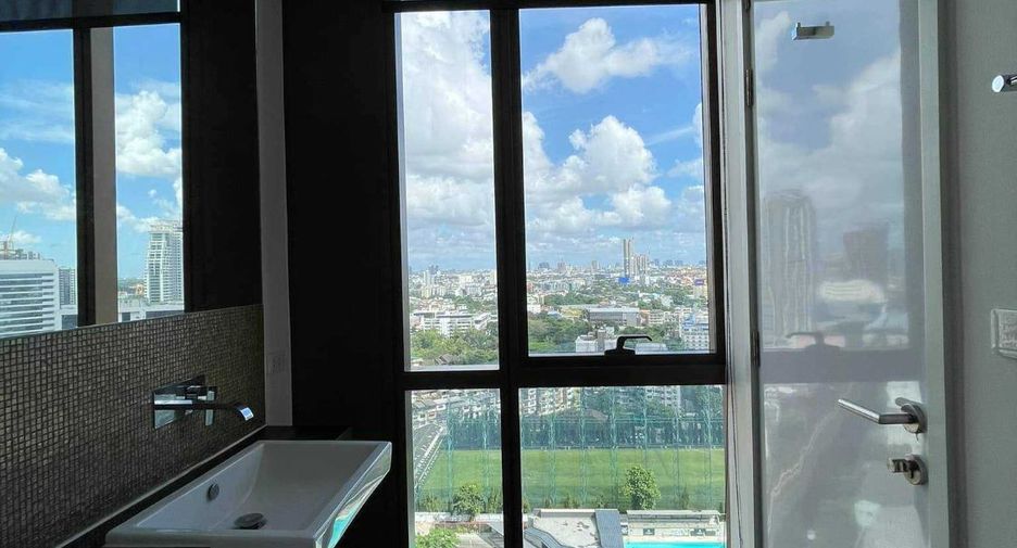 For rent そして for sale 2 ベッドルーム condo in Khlong Toei, Bangkok