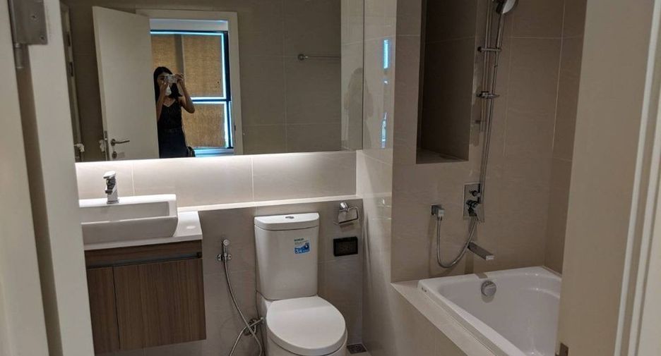 À louer et à vendre 1 chambre condo à Khlong Toei, Bangkok