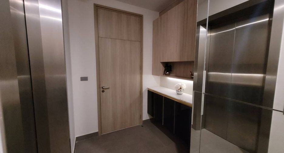 Wohnung zur Miete und zum Kauf mit 1 Zimmer in Pathum Wan, Bangkok