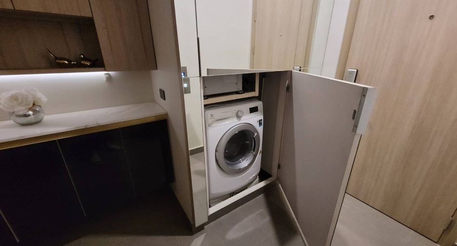 Wohnung zur Miete und zum Kauf mit 1 Zimmer in Pathum Wan, Bangkok