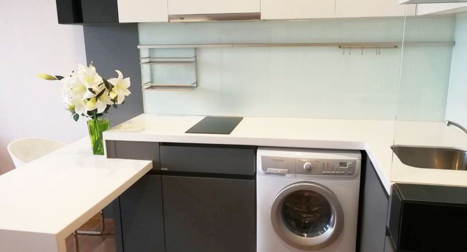 For rent 1 bed condo in Huai Khwang, Bangkok