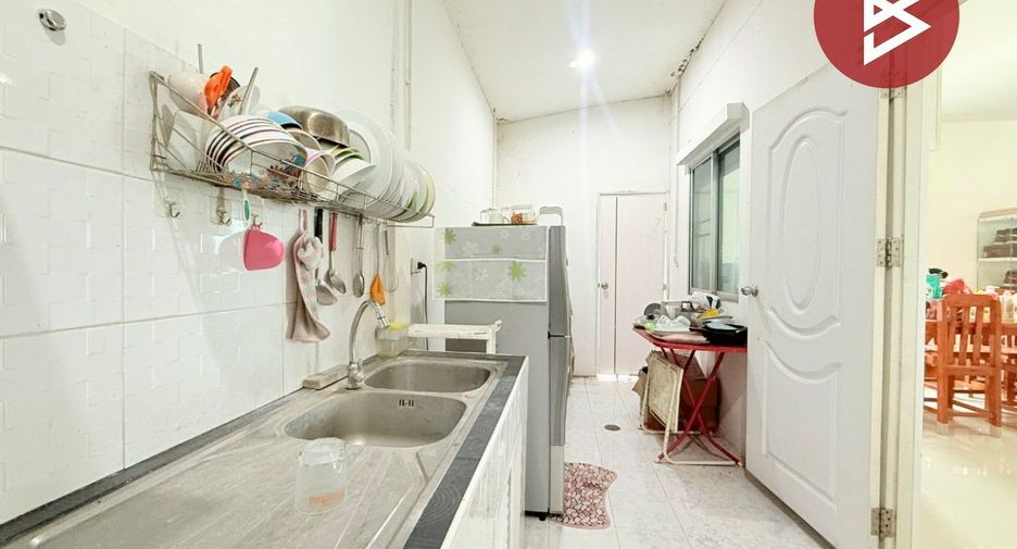 For sale 2 bedrooms townhouse in Mueang Samut Sakhon, Samut Sakhon