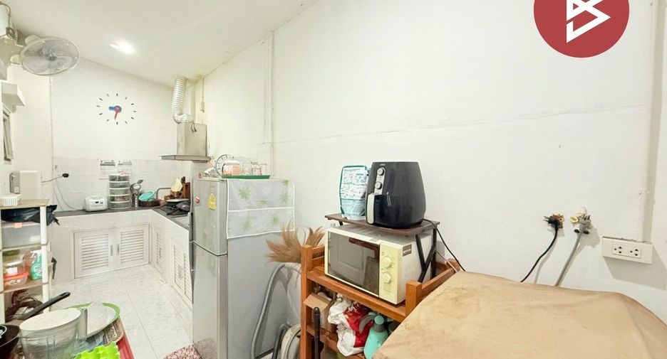 For sale 2 bedrooms townhouse in Mueang Samut Sakhon, Samut Sakhon