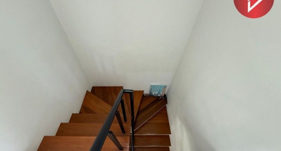Casa adosada en venta de 3 habitaciones en Mueang Samut Sakhon, Samut Sakhon