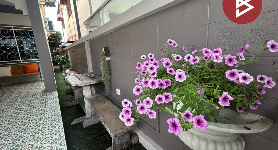For rent and for sale 2 bedrooms townhouse in Mueang Chon Buri, Chonburi