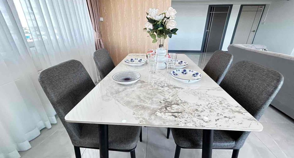 For rent 3 bedrooms condo in Jomtien, Pattaya