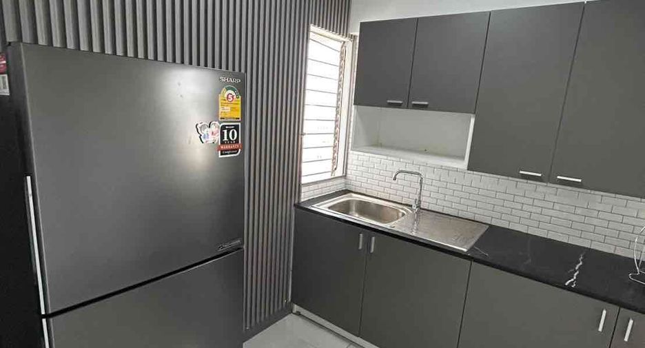 For rent 3 bedrooms condo in Jomtien, Pattaya