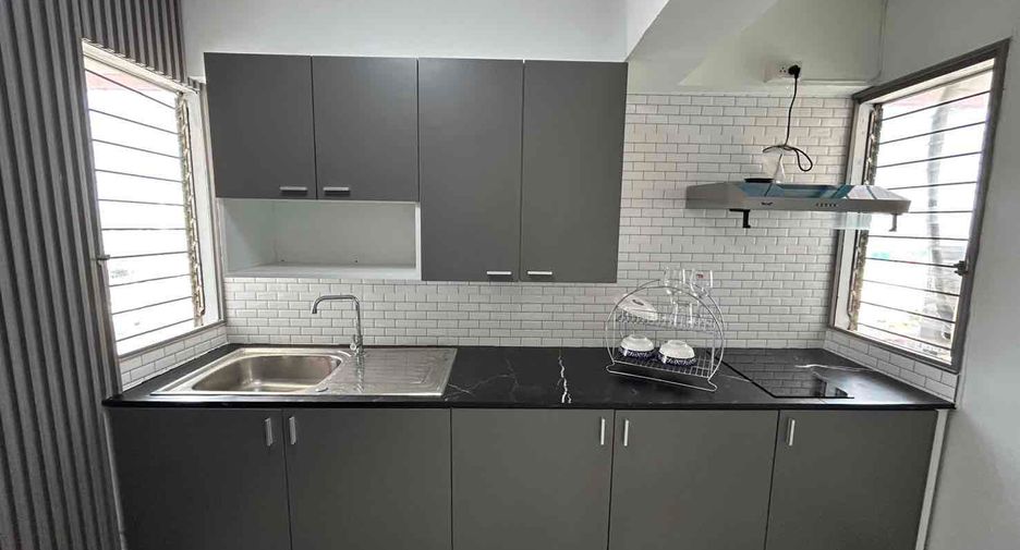 For rent 3 bedrooms condo in Jomtien, Pattaya