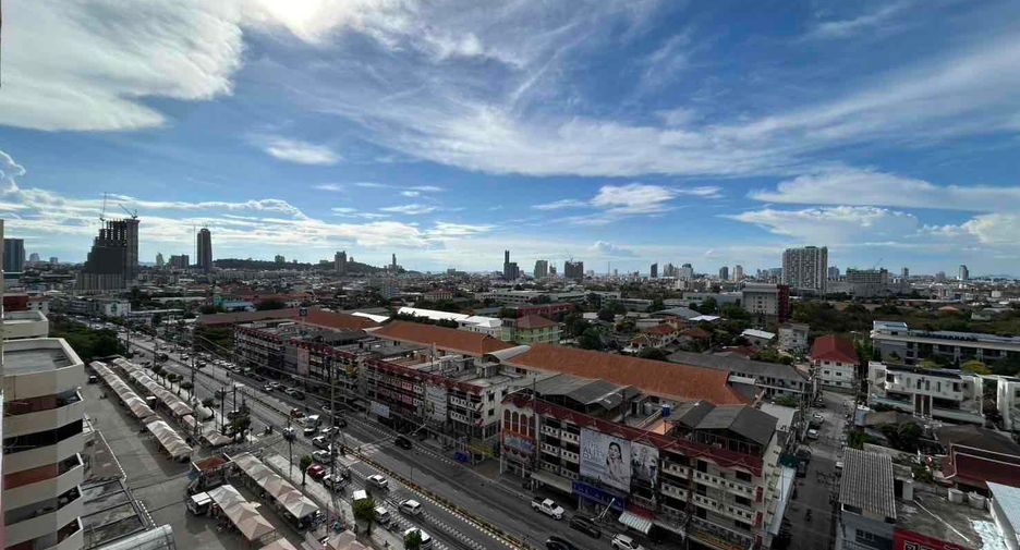 For rent 3 bedrooms condo in Jomtien, Pattaya
