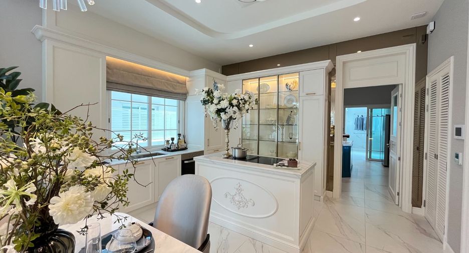 Casa en venta de 4 habitaciones en Mueang Nonthaburi, Nonthaburi