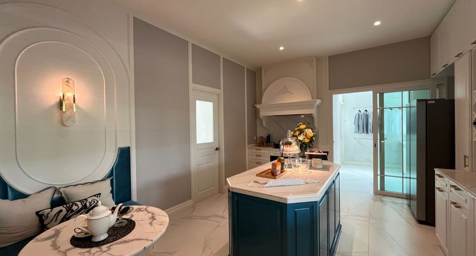 Casa en venta de 4 habitaciones en Mueang Nonthaburi, Nonthaburi