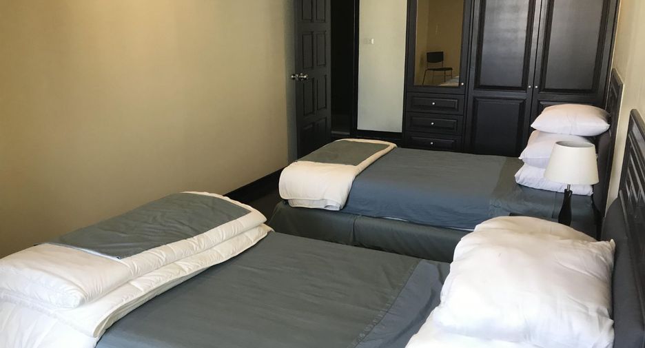 For rent 3 ベッドルーム condo in Khlong Toei, Bangkok
