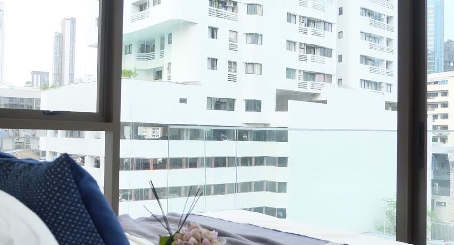For rent 2 bedrooms condo in Khlong Toei, Bangkok