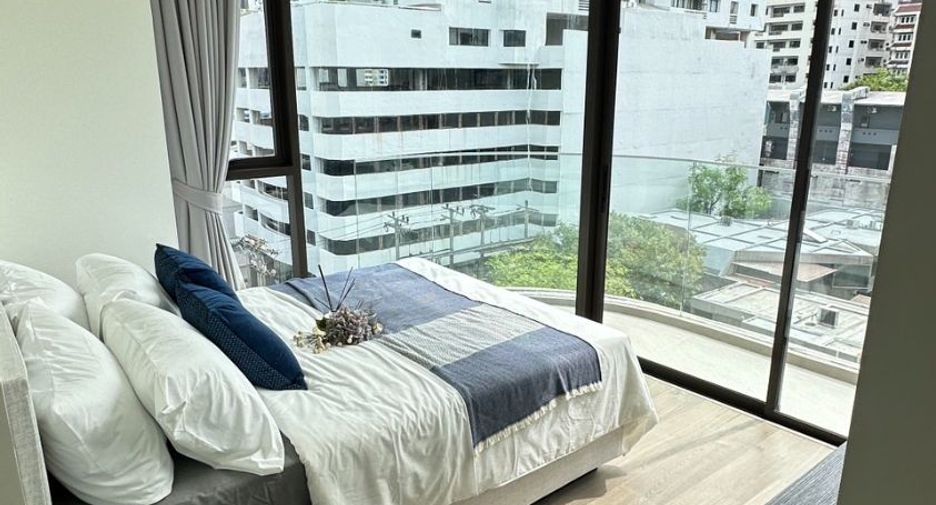 For rent 2 bedrooms condo in Khlong Toei, Bangkok