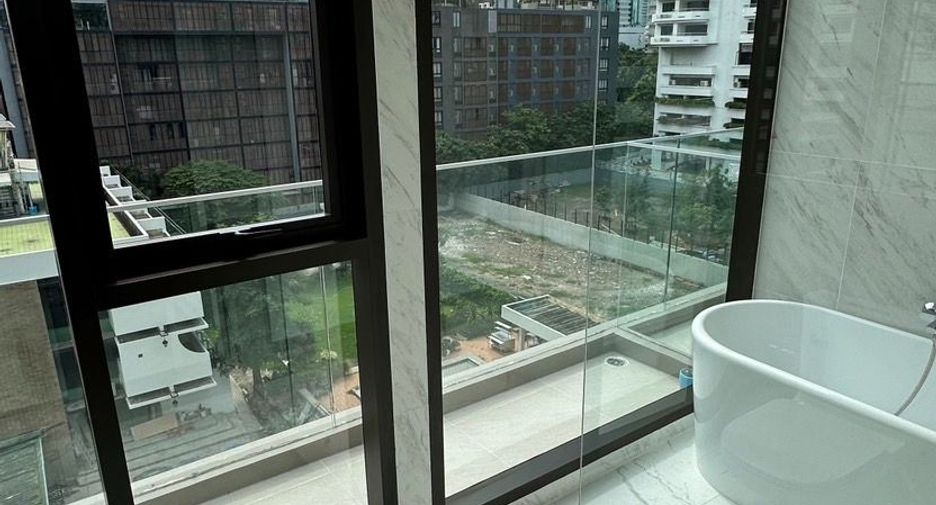 For rent 2 bedrooms condo in Khlong Toei, Bangkok