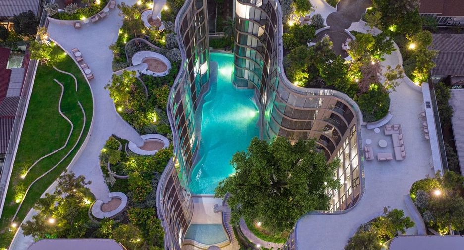 For rent 2 bedrooms condo in Khlong Toei, Bangkok