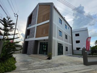 Büro zur Miete und zum Kauf mit 3 Zimmer in Pak Kret, Nonthaburi