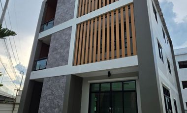 Büro zur Miete und zum Kauf mit 3 Zimmer in Pak Kret, Nonthaburi