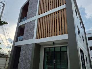 Büro zur Miete und zum Kauf mit 3 Zimmer in Pak Kret, Nonthaburi