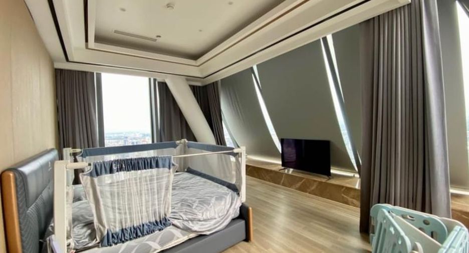 For rent 4 bedrooms apartment in Khlong Toei, Bangkok