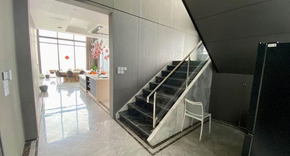 For rent 4 bedrooms apartment in Khlong Toei, Bangkok