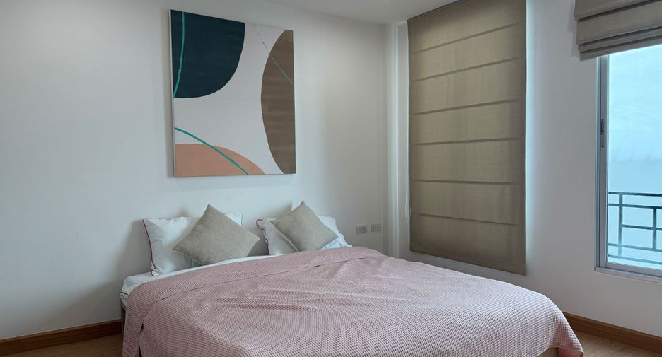 For sale 3 bedrooms townhouse in Mueang Samut Prakan, Samut Prakan
