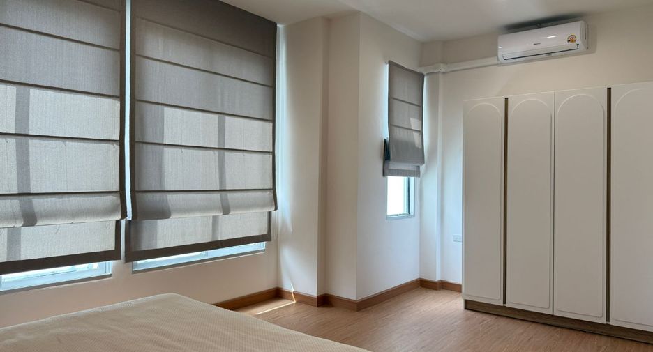 For sale 3 bedrooms townhouse in Mueang Samut Prakan, Samut Prakan
