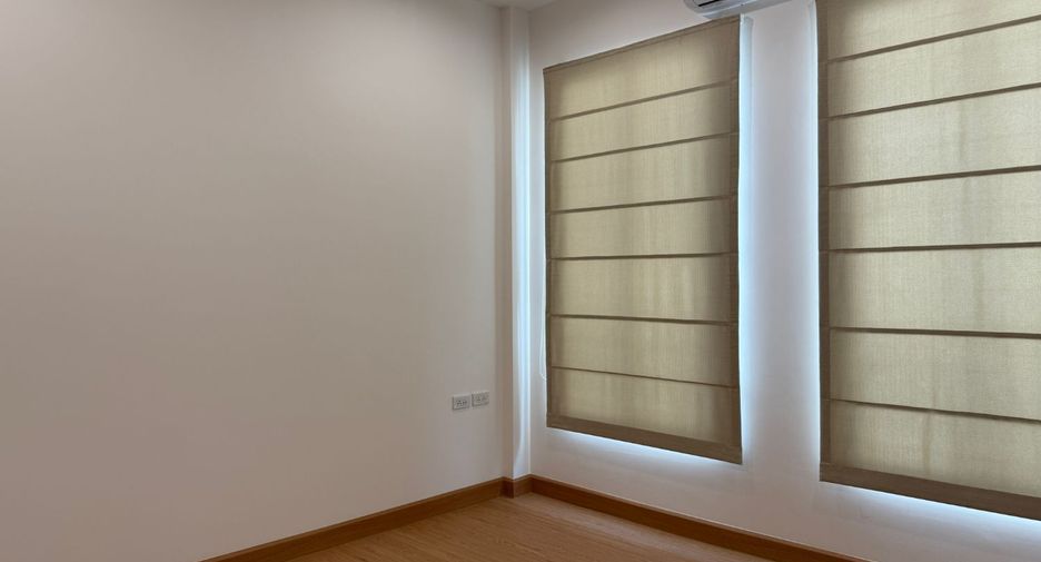 For sale 3 bedrooms townhouse in Mueang Samut Prakan, Samut Prakan