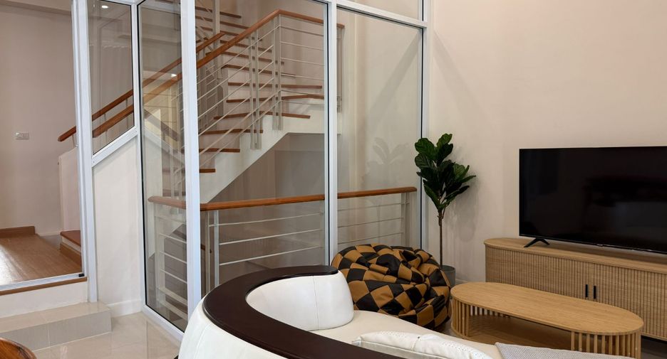 For rent 3 bedrooms townhouse in Mueang Samut Prakan, Samut Prakan