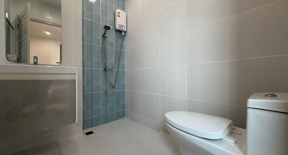 For rent 3 bedrooms townhouse in Mueang Samut Prakan, Samut Prakan