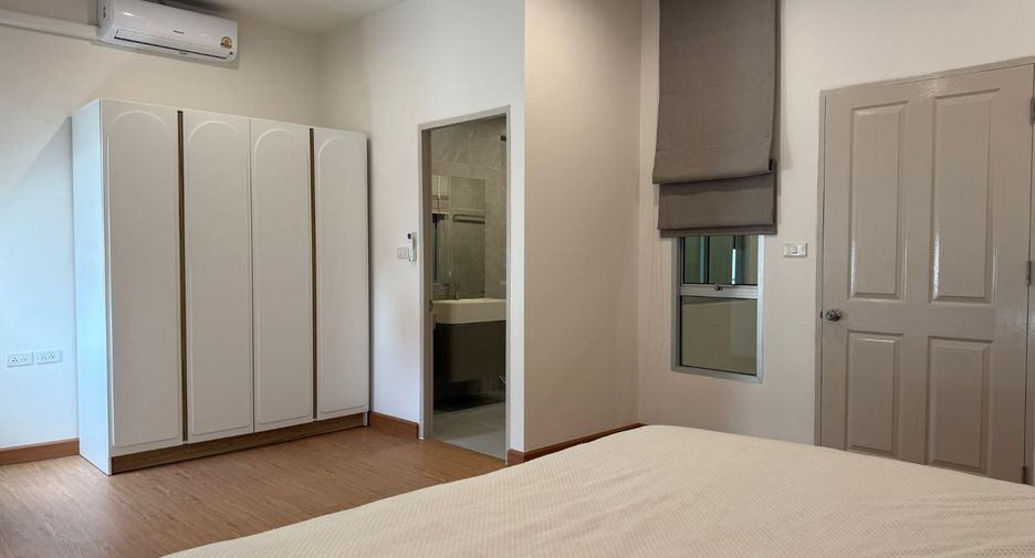 For rent 3 bedrooms townhouse in Mueang Samut Prakan, Samut Prakan
