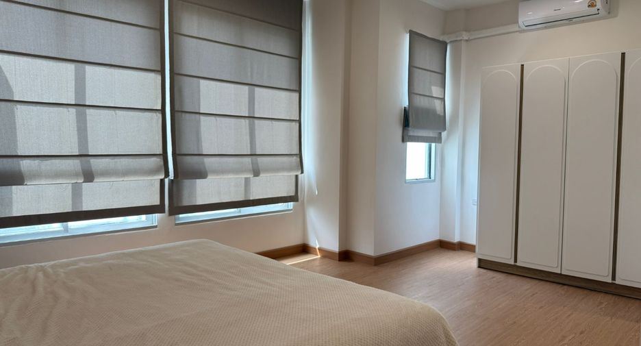 For rent 3 bedrooms townhouse in Mueang Samut Prakan, Samut Prakan