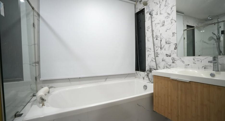 For sale 3 bedrooms townhouse in Suan Luang, Bangkok