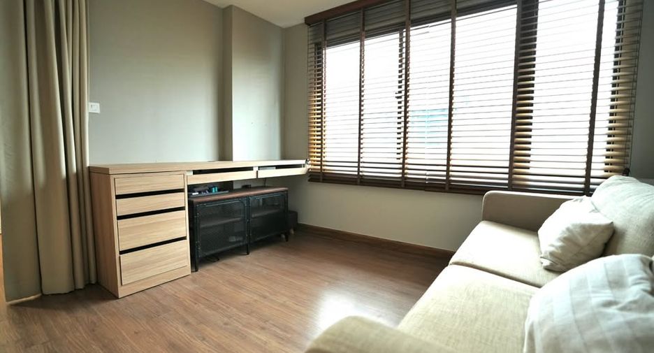 For sale 3 bedrooms townhouse in Suan Luang, Bangkok