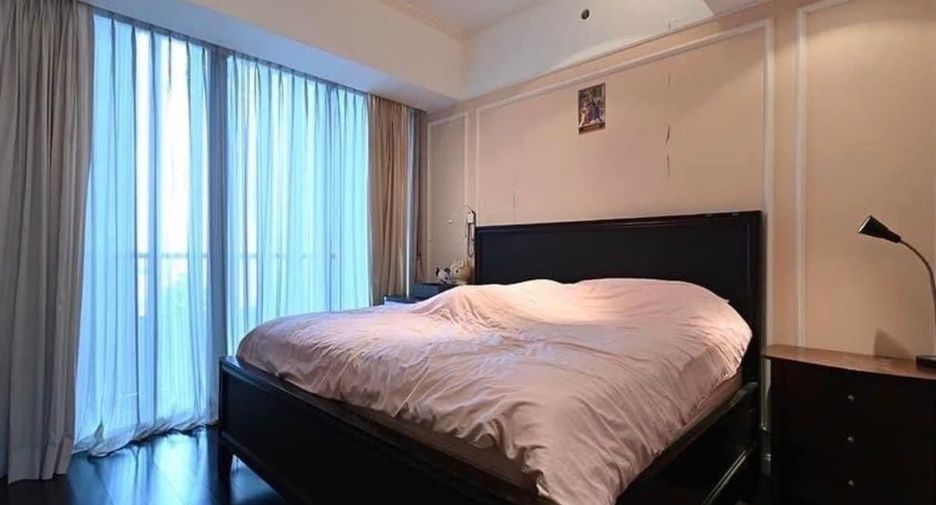 For rent 4 bedrooms apartment in Sathon, Bangkok