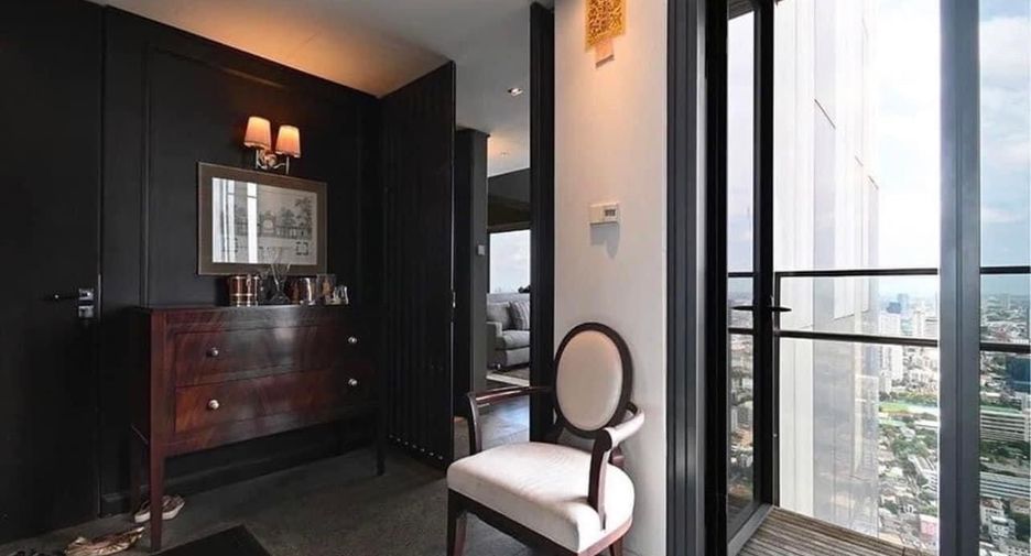For rent 4 bedrooms apartment in Sathon, Bangkok