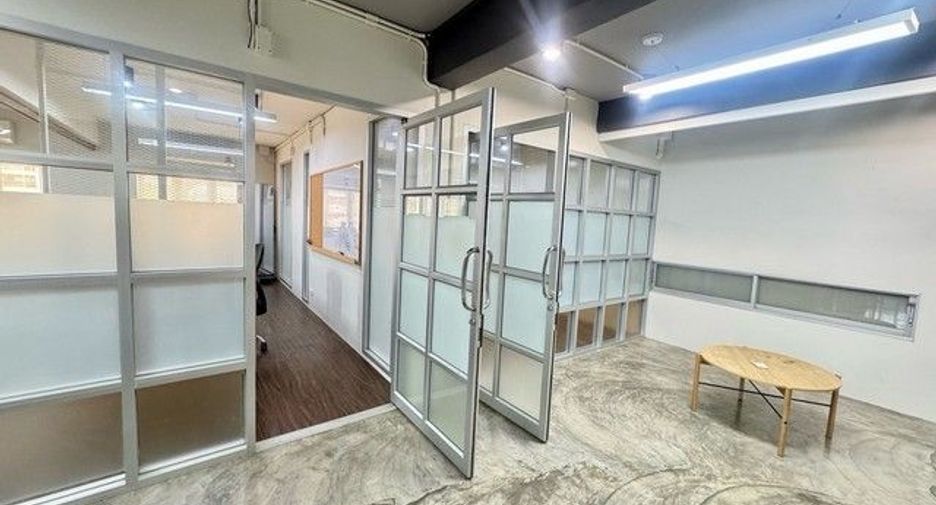 For rent 1 bed office in Bang Rak, Bangkok