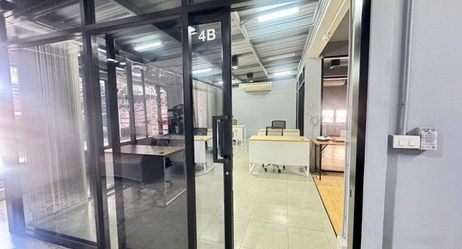 For rent 1 bed office in Bang Rak, Bangkok