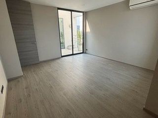 For rent 4 bedrooms office in Suan Luang, Bangkok