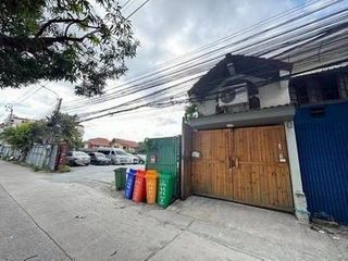 For rent 7 bedrooms office in Phra Khanong, Bangkok