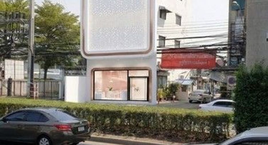 For rent 4 bedrooms retail Space in Bang Khen, Bangkok