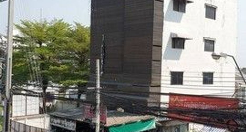 For rent 4 bedrooms retail Space in Bang Khen, Bangkok