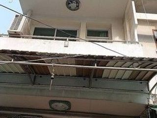 For rent 2 bedrooms retail Space in Ratchathewi, Bangkok