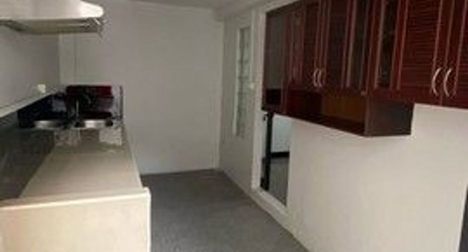 For rent 4 bedrooms house in Bang Na, Bangkok