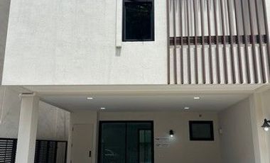 For rent 3 bedrooms house in Bang Na, Bangkok