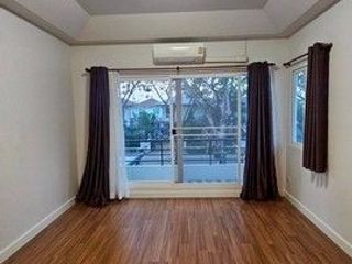 For rent 3 bedrooms house in Phra Samut Chedi, Samut Prakan