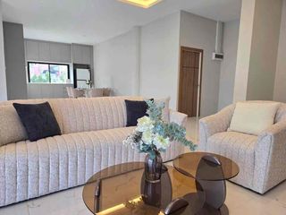 Villa en alquiler de 4 habitaciones en Bang Lamung, Chonburi